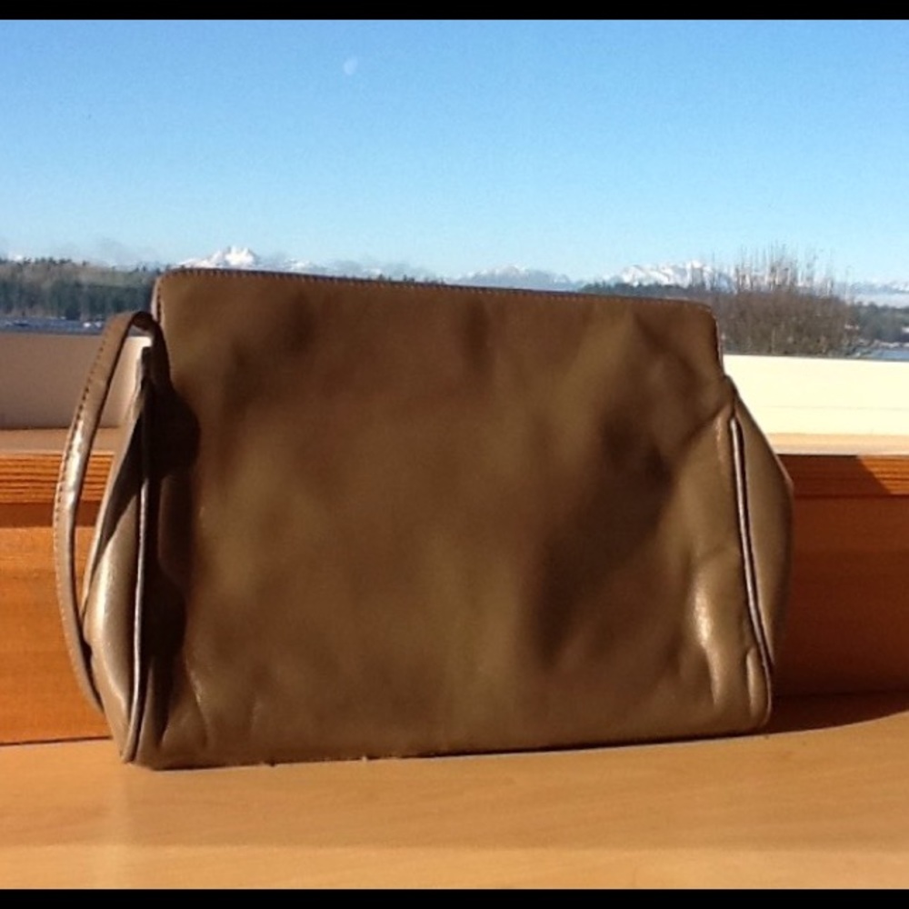 Vintage Nordstrom Italian made taupe leather cross… - Picture 2 of 6